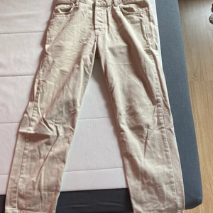 Sweet sktbs byxor  - Skitsnygga sweet sktbs byxor. Köpta för 600 men säljer för 200 kr plus frakt. Säljer de pga att de har blivit försmå. Storlek 32