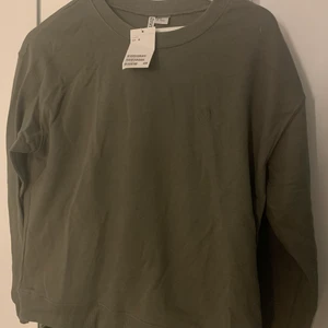 Tröja oanvänd - Fin tröja från HM, oanvänd med lapp kvar. 