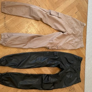 Madlady cargobyxor - Svarta, strl S. Beige strl M. I fint skick. 150kr per par exklusive frakt.