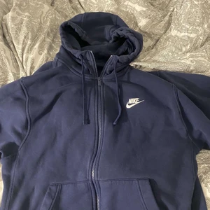 Nike Tröja - Knappt använd, passar inte mej längre!