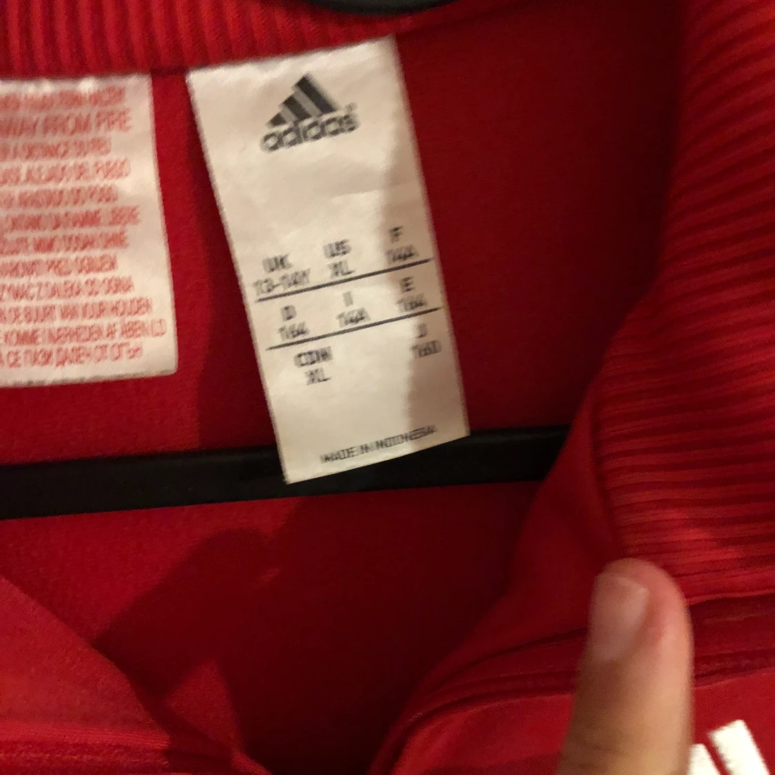 Adidas kofta röd stl xl - 90