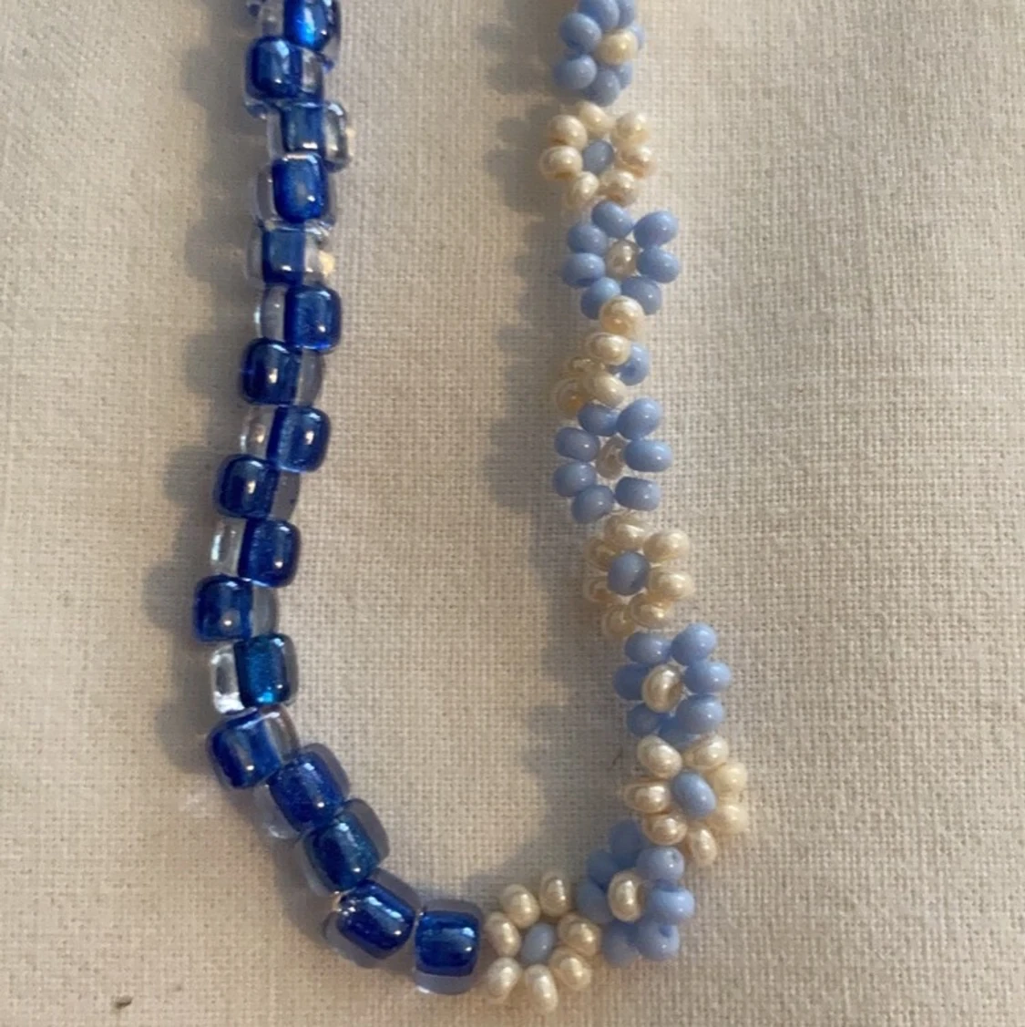 Halsband blommor  - 90