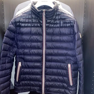 Moncler Daniel jacka herr  - Storlek 2 moncler motsvarar strl S nypris runt 7000kr 