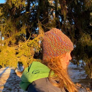 Såååå fin virkad mössa - Virkad mössa i melerat garn i 100% ull. Perfekta julklappen!