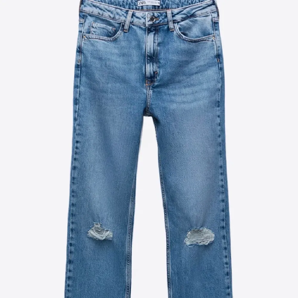 Jeans som är HELT nya inte använda 1 ända gång i storlek 36. 300 kr plus frakt ( skriv för fler bilder privat. . Jeans & Byxor.