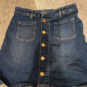 Jeanskjol - Jeanskjol i storlek 164, super fin men kommer inte till användning. tror jag köpte på H&M