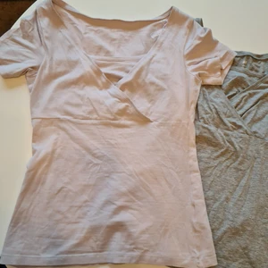 Mamma tshirt - 2 pack mamma/amnings thirt i grå och den andra i ljus rosa.