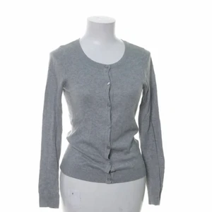 Grå kofta - Så fin grå kofta i toppen skick från Hm 