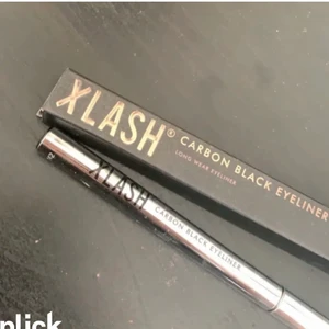 Eyeliner  - Helt oanvänd, fick fel i julklapp skulle ha serumet men fick fel ❤️