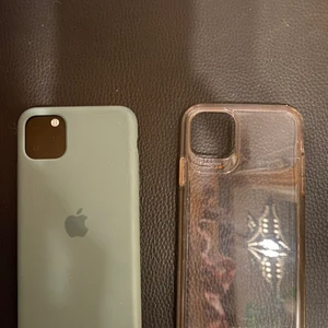 iPhone 11 PRO max skal - Hej säljer nu två mobilskal till iPhone 11 PRO max. 50kr/st eller båda för 90 kr☺️