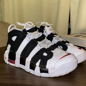 Sjukt balla Nike Up Tempo  - Super snygga skor som endast är använda 3 gånger! (frakt ingår ej) 