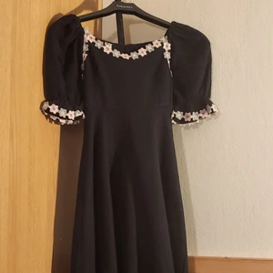 Vintage klänning 90-tal - Klänning i ull som köptes i en retro butik. Antagligen från 90-talet.
