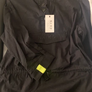 Svart tröja från NAKD  - Ny tröja från NAKD, aldrig använd (prislapp sitter fortfarande på) 