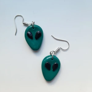 alien earrings - handmade!!
