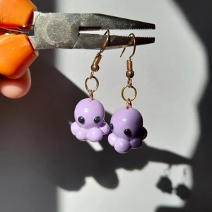 purple octopus handmade earrigns - material : clay 