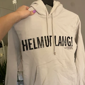 Helmut Lang Hoodie  - En Helmut Lang Hoodie i strl xs men passar s också, sällan använd och inga slitningar. 💕💕