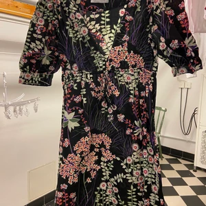 Klänning st m  - Zara klänning st m , fin sick , skickar för 57kr 