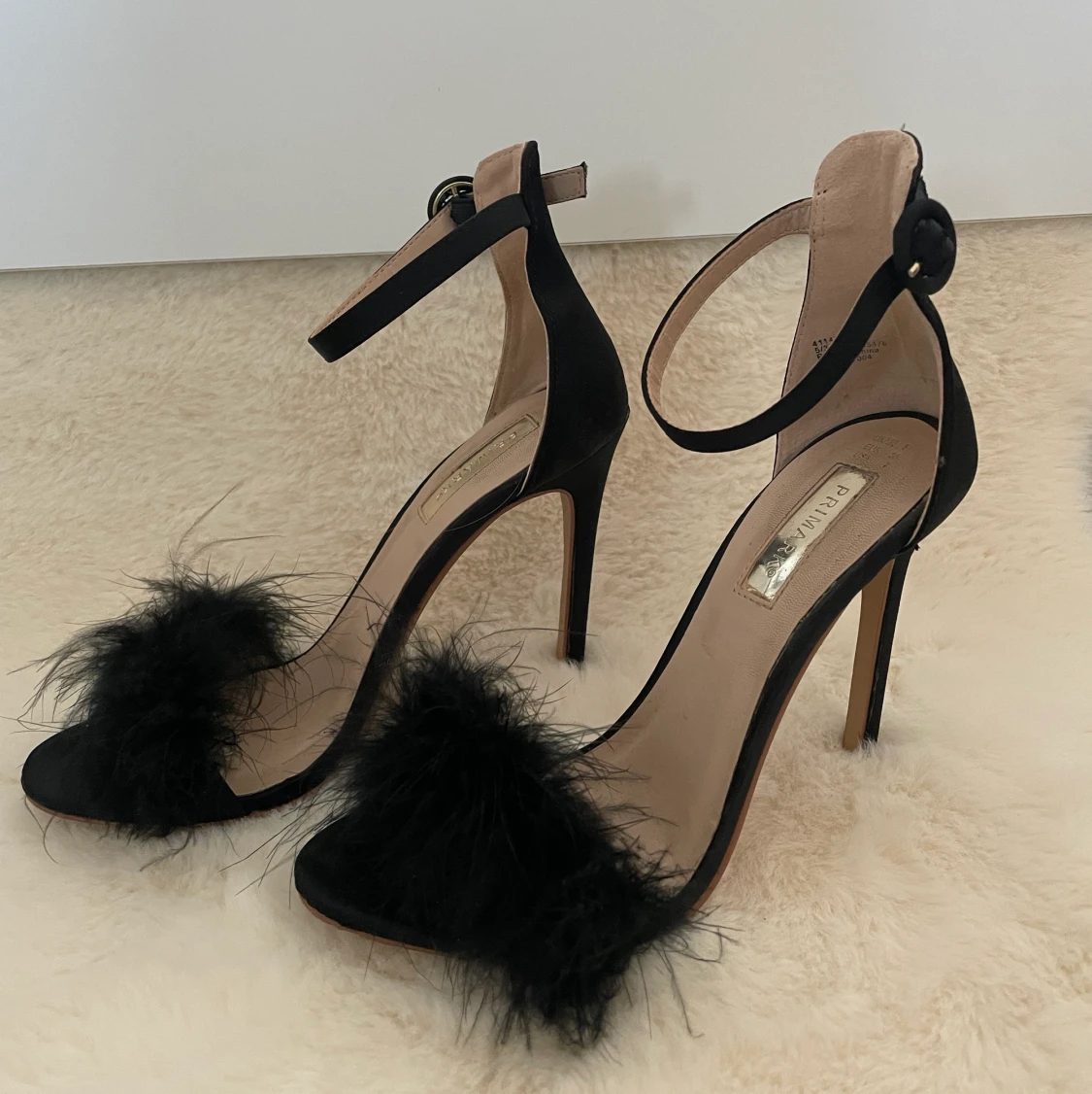 Svarta klackskor  - 91