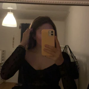  fin oanvänd (bara testad) fest topp - Säljer den a då den aldrig kommit till användning:) pris lapp finns kvar!!!