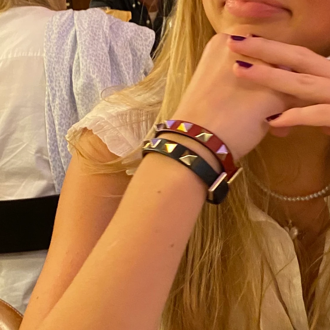 Rött Valentino armband  - 90