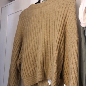 Tröja - Så skön och fin men får aldrig användning av den, helt ny!