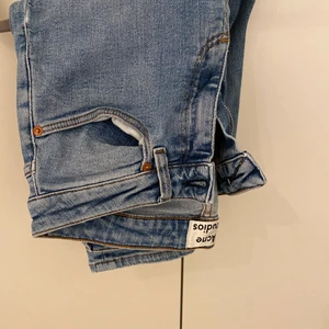 Blåa acne jeans - Så coola blåa acne jeans !!💓💓