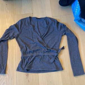 Tröja - Skön grå tröja som aldrig används❤️