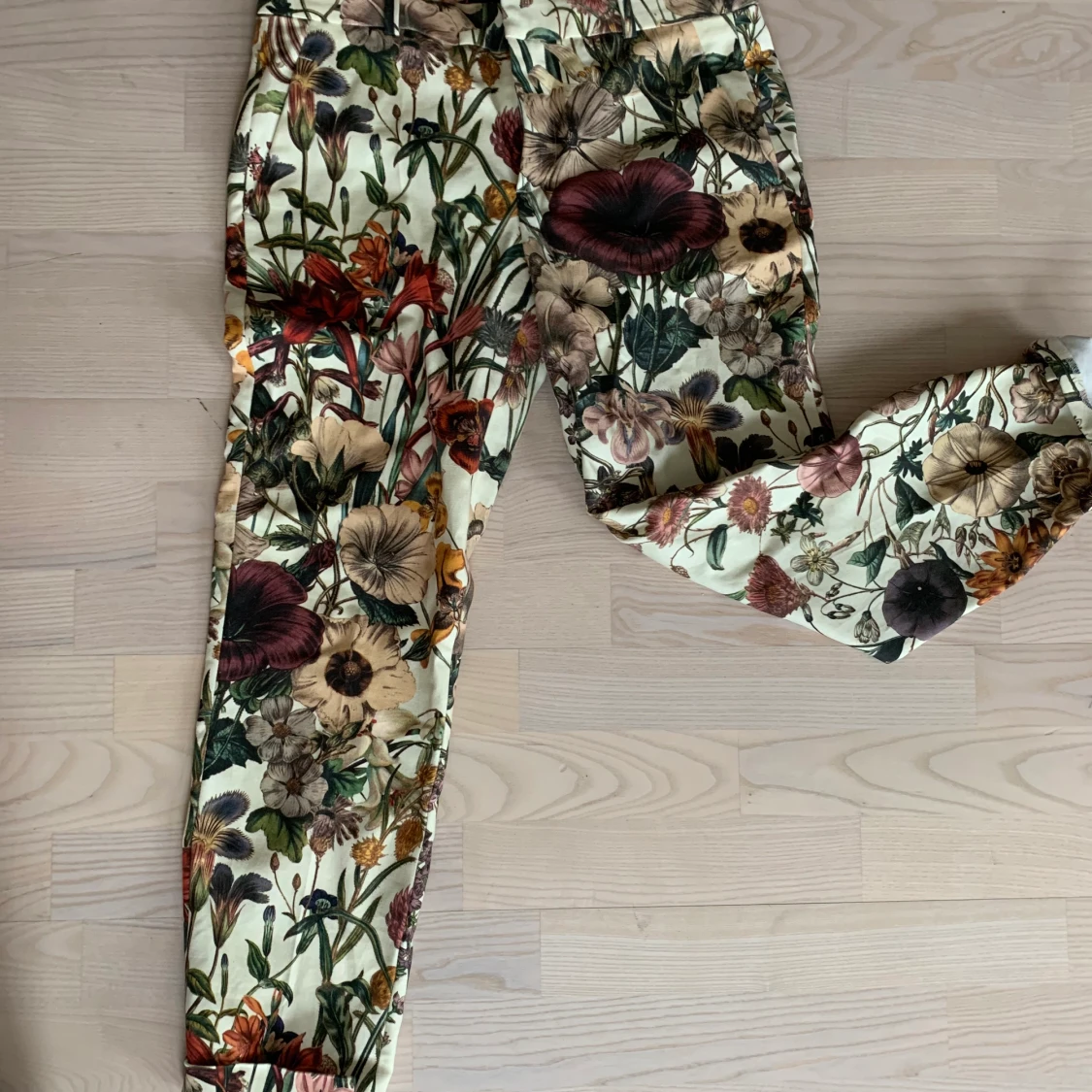 Mönstrade kostymbyxor  - 90
