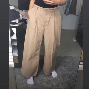 Kostymbyxor - Beiga as nice vida kostymbyxor från weekday