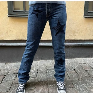 STJÄRN JEANS🤟🏻🎸⭐️ - Jag säljer mina otroligt snygga och trendiga stjärn jeans som jag köpt här på plick. Jag säljer för att dem var för stora i midjan, dem var lite stora i storleken till mig som är 156 annars skulle jag lätt behålla dem. Köparen står för frakten😇😇😇⭐️⭐️⭐️🤟🏻🤟🏻(lånade bilder) 