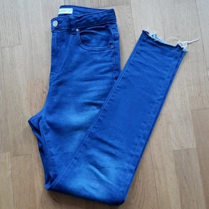 Molly jeans - Ett par Molly going out jeans i stl M.