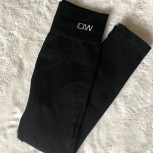 Träningstights ICIW - Ribbade tights från ICIW. Nyskick. 