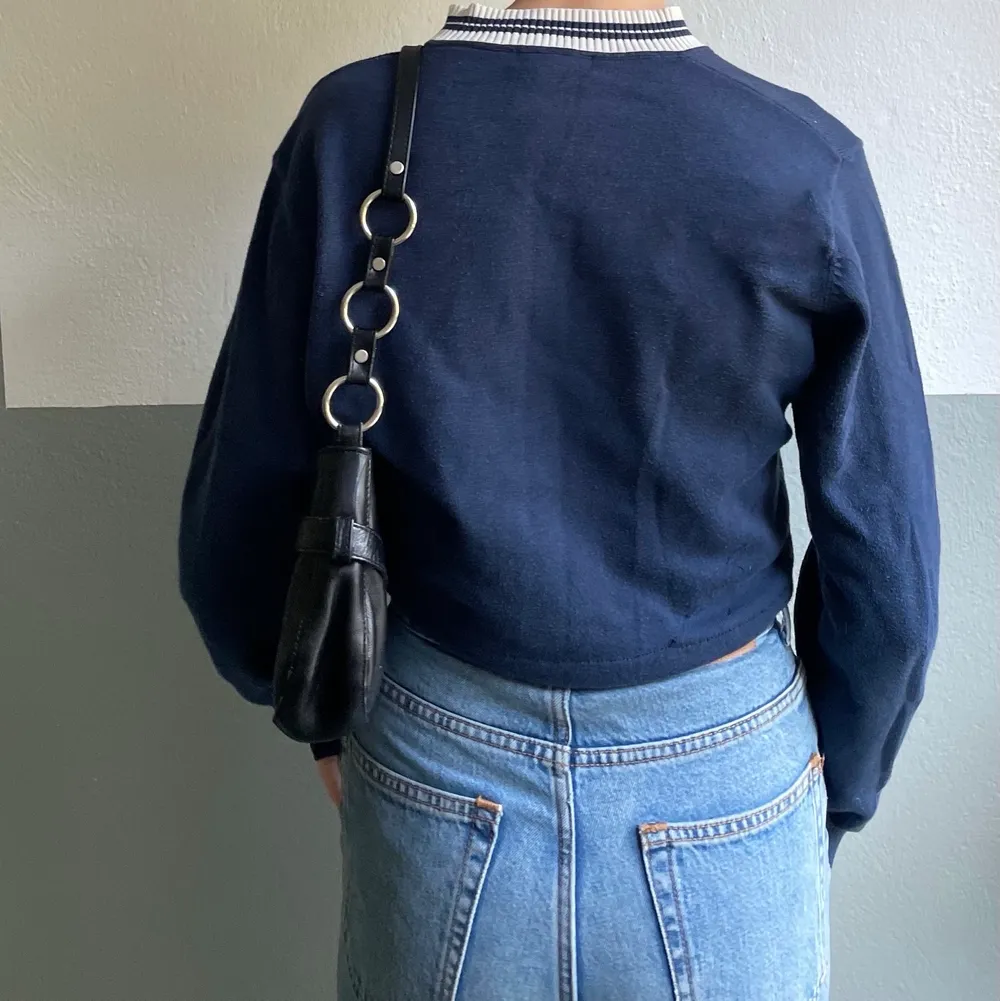 a blue sweatshirt from gant that i have reworked . Tröjor & Koftor.