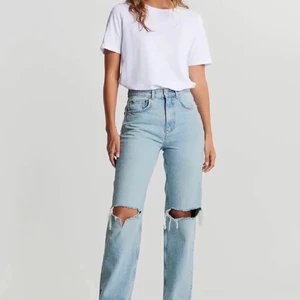 Gina 90s jeans - Fint skick, säljer pga att dom är lite stora på mig. Frakt tillkommer