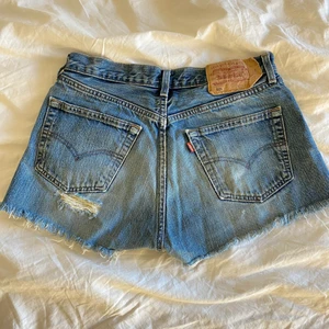 Levis shorts - Snygga levis shorts i ganska bra skick, W 32❤️