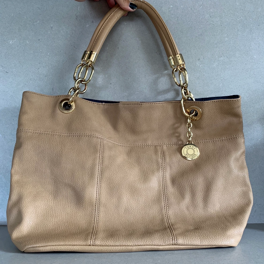 Tommy Hilfiger väska