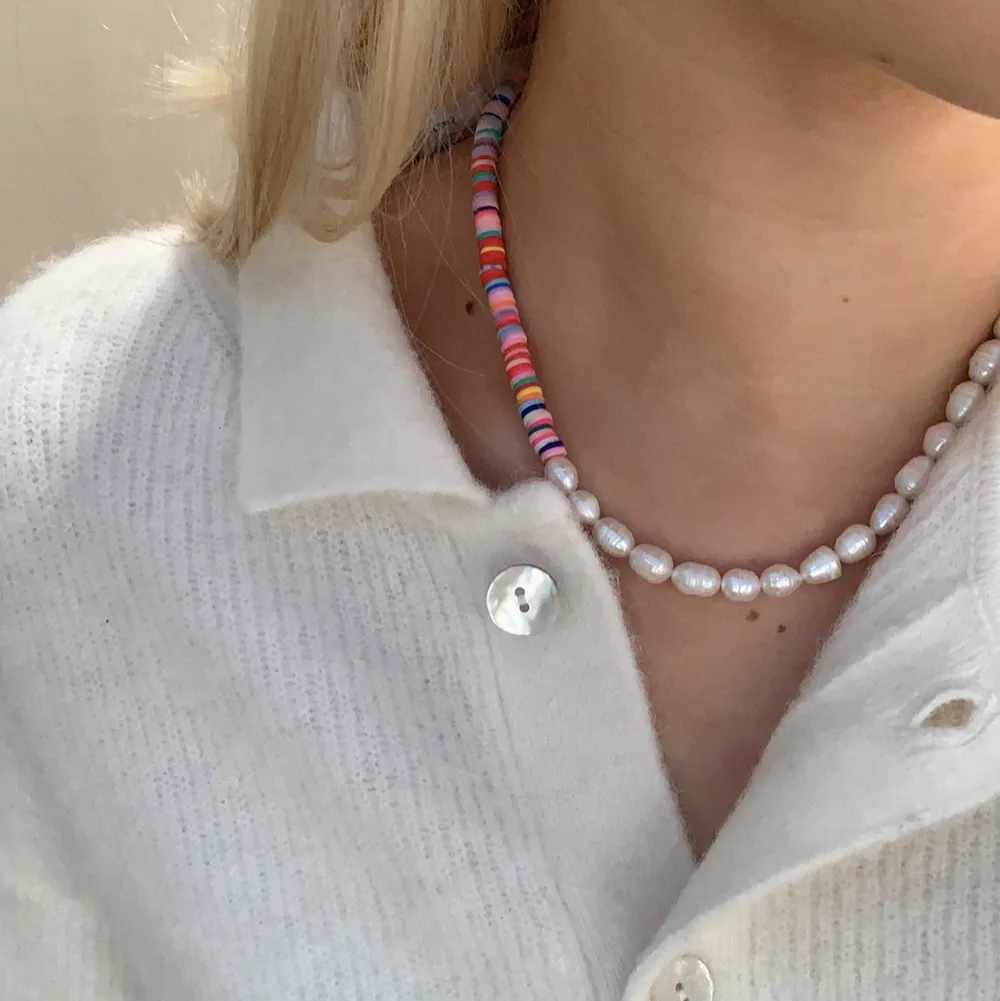 Kolla in mer på Instagram: @aliceruthjewelry✨ Gör dessa själv av äkta pärlor för 249kr! Frakt endast 12kr🥰🥰. Accessoarer.