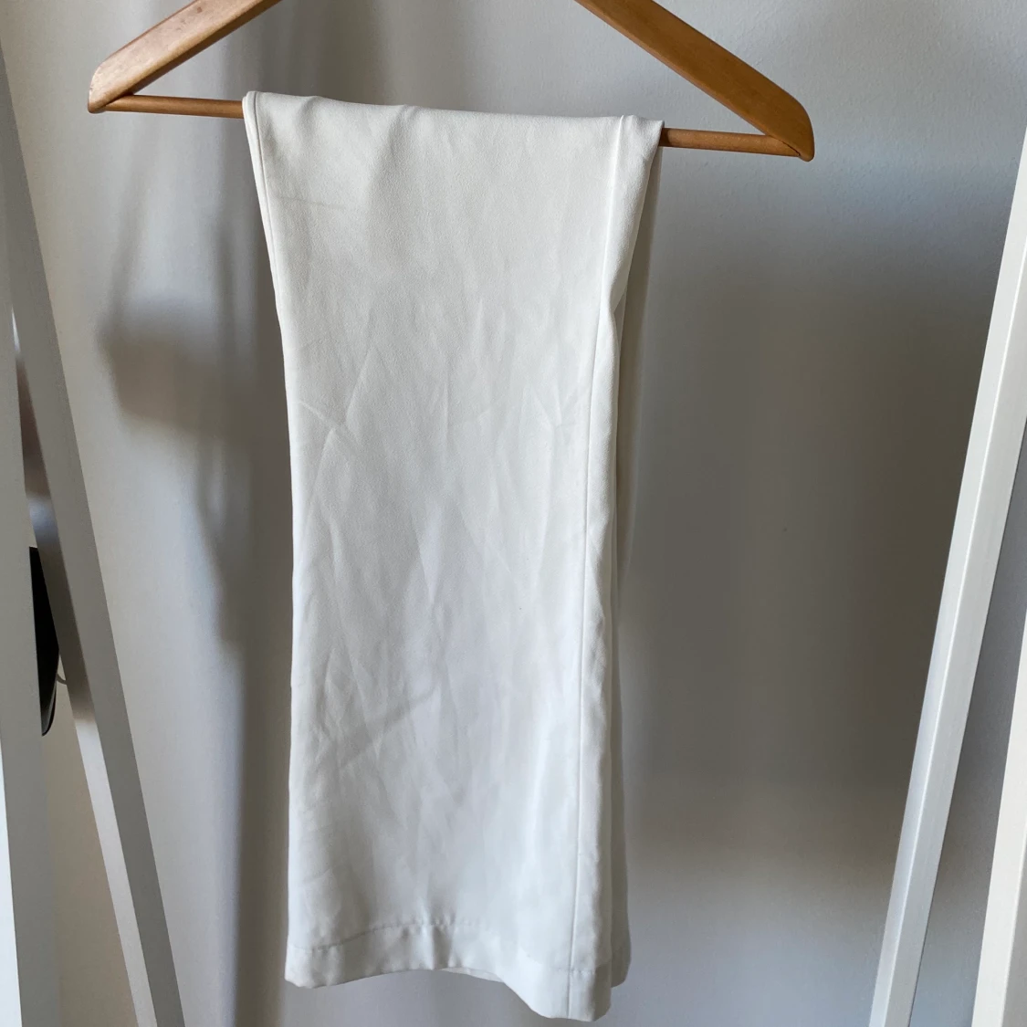 Vita kostymbyxor - 90