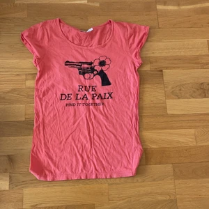 t-shirt - Den är aldrig använda 