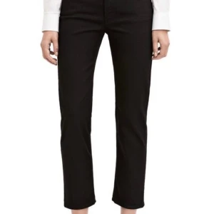 Acne Studios ROW black 29/32 - Jättesnygga rakt cropped jeans från Acne. Använda en gång och finns anmärka på. Kan hämtas i Telefonplan eller postas mot porto på 66kr 🖤💫