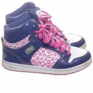 Sneakers  - Unika och coola sneakers💗