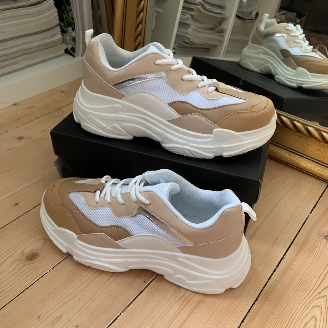 Oanvända Duffy sneakers - 90