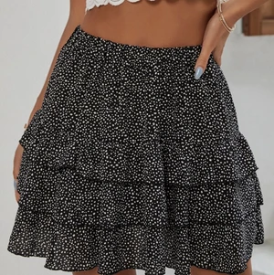 Kjol - Väldigt bra skick och ser exakt ut som på bilden