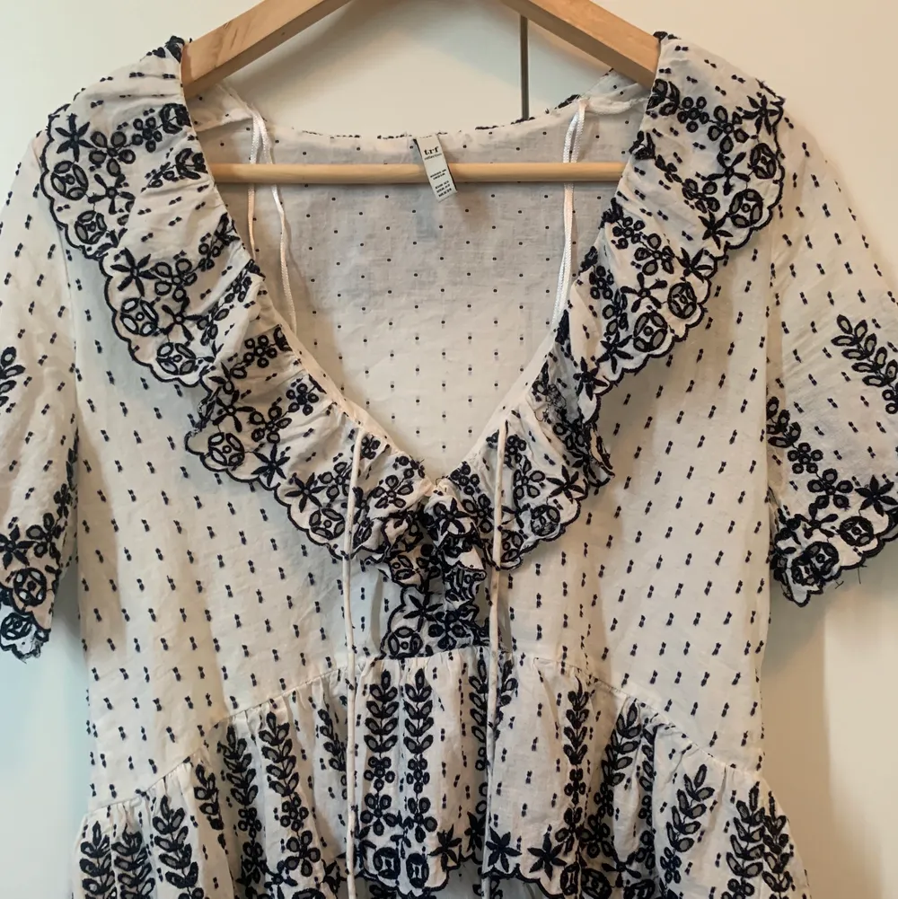 Superfin blus från Zara! TRF kollektionen storlek Xs. Puserot.