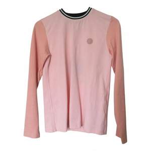 Long-sleeved shirt from Acne Studios XS   Oanvänd med prislappar kvar.  Designer colour name: Blossom Pink.  Skickas med Postnord spårbart.