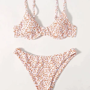 Bikini - Säljer denna oanvända bikini från shein 