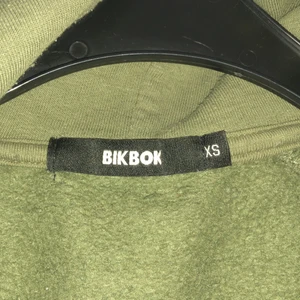 Hoodie bik bok i storlek xs - Använd 0 gånger 