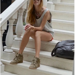 Isabel marant Bobby sneakers - Sneakers från isabel marant i modellen Bobby. Storlek 37