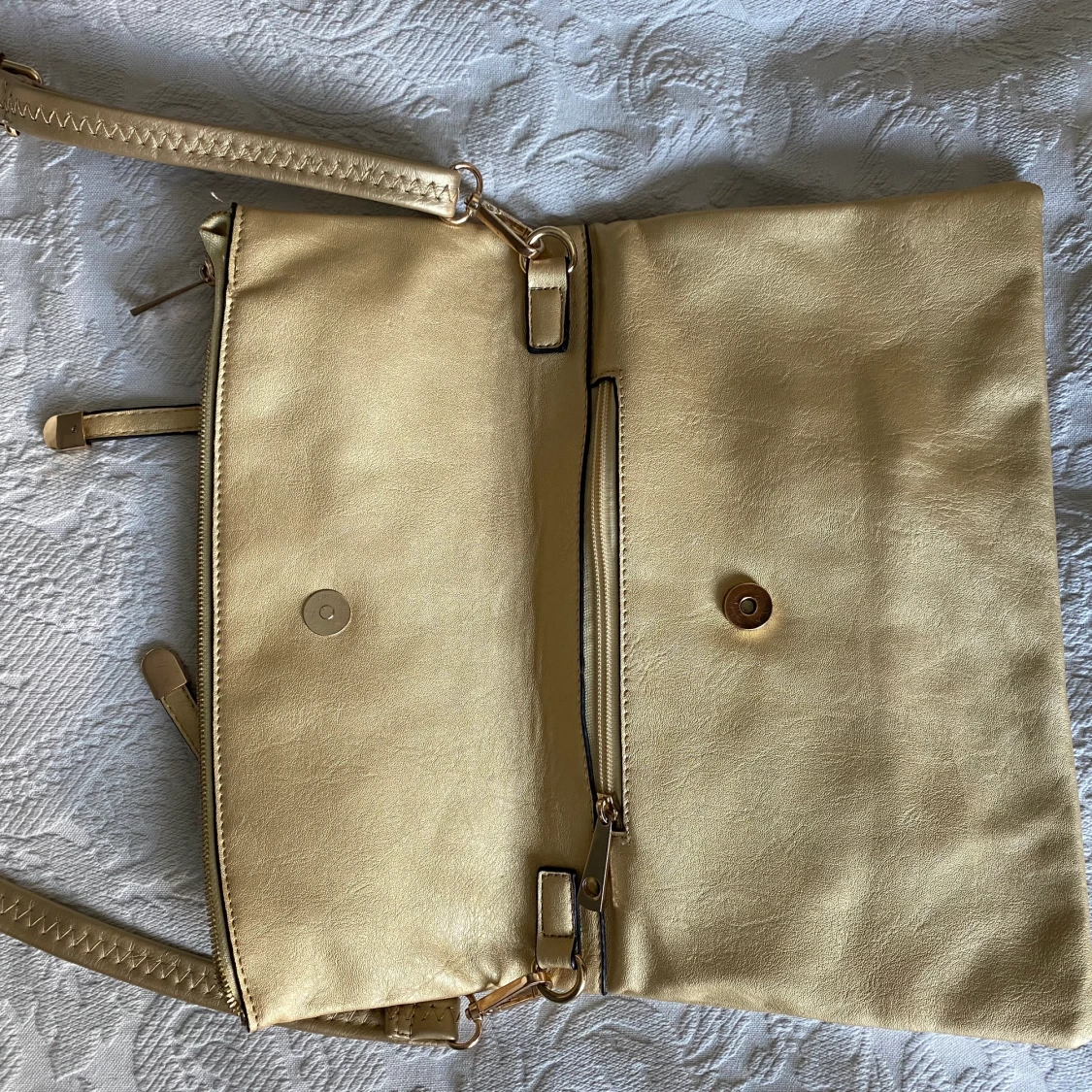 Guldiga vintage väska  - 90