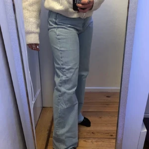 Raka jeans - Raka jeans ifrån Zara, storlek 40
